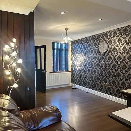 Leavesden Residence - Central - Cosy - Harry Potter Watford  Exterior photo